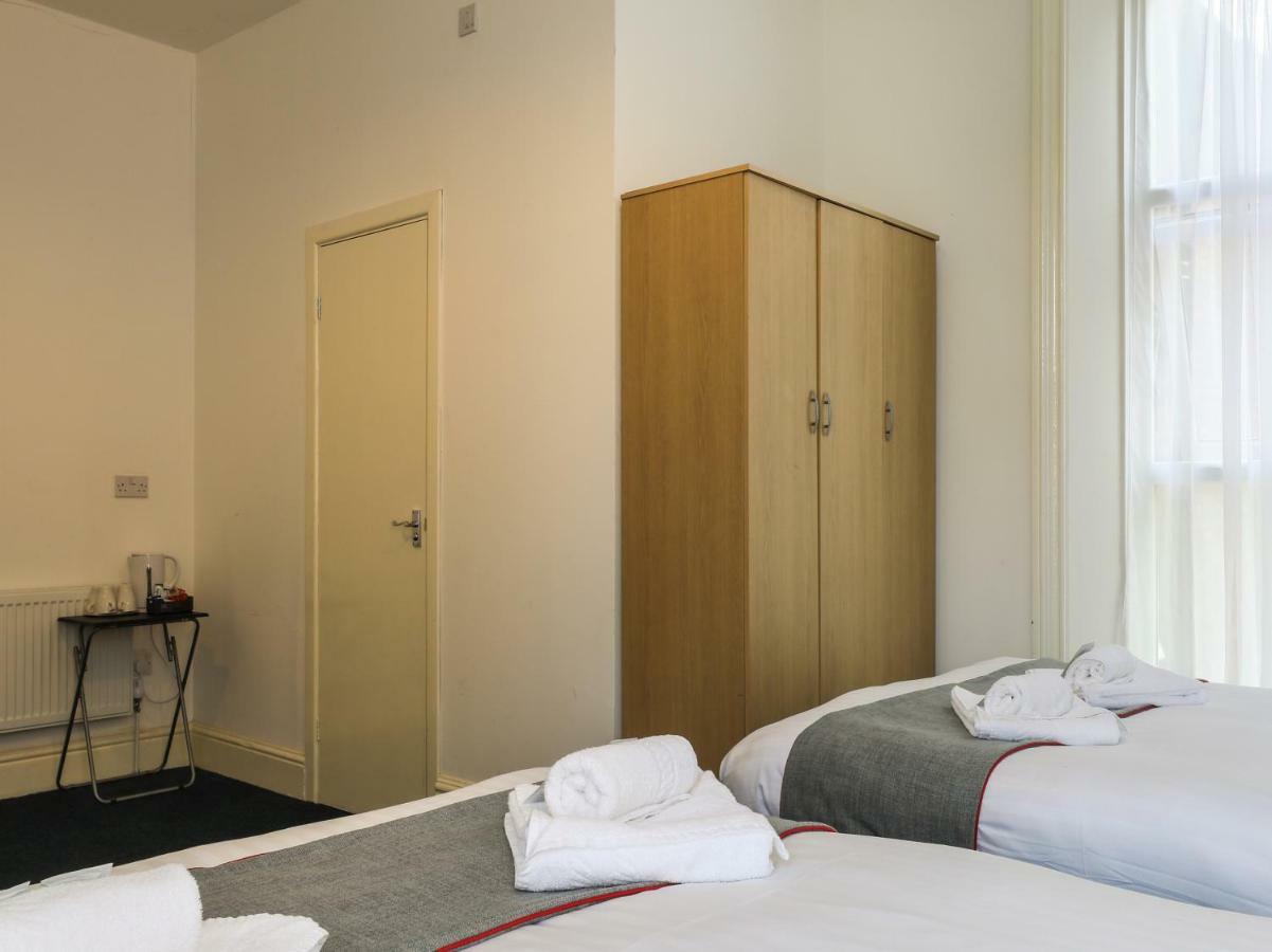 Oyo Hala Guest House แมนเชสเตอร์ ภายนอก รูปภาพ