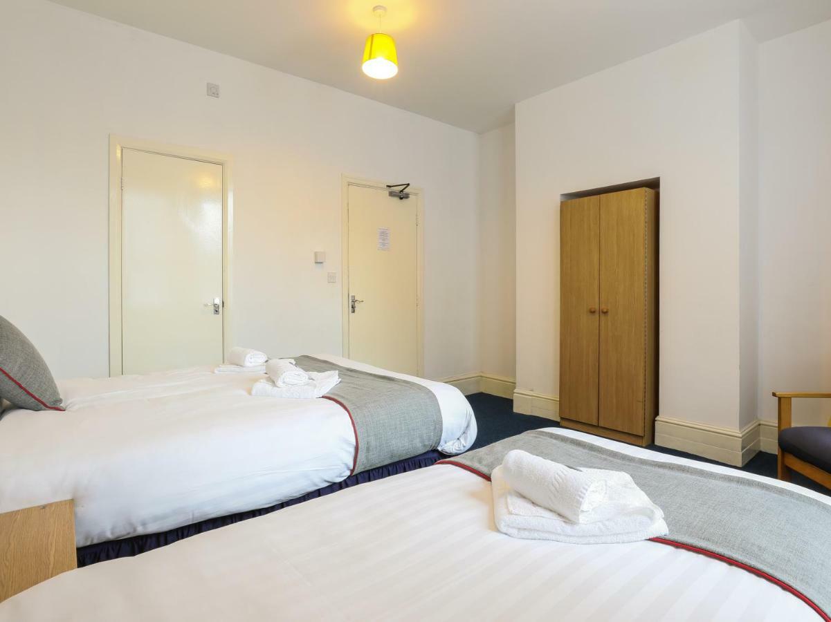 Oyo Hala Guest House แมนเชสเตอร์ ภายนอก รูปภาพ