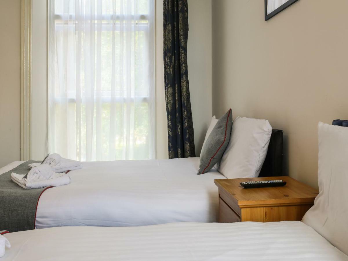 Oyo Hala Guest House แมนเชสเตอร์ ภายนอก รูปภาพ